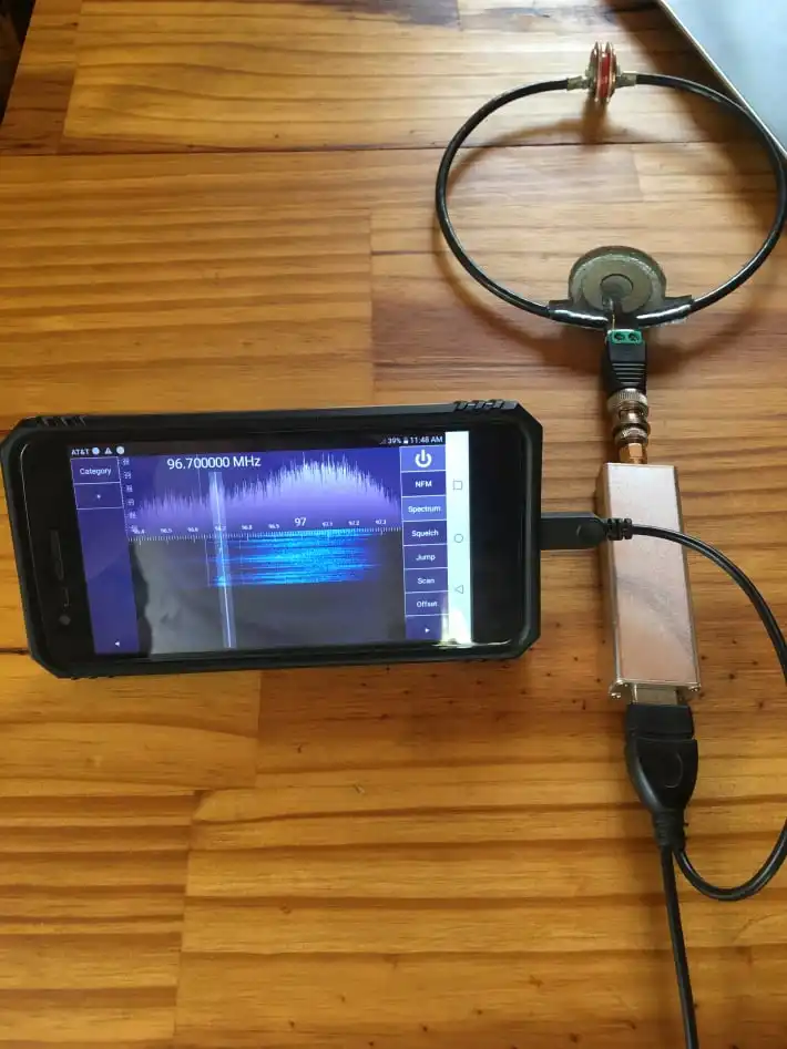 smartphone with rtl-sdr dongle & magnetic loop antenna